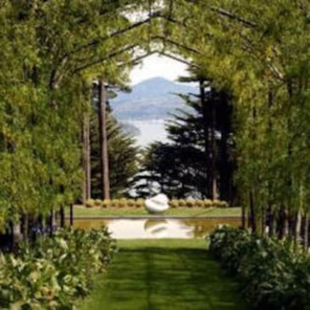 Вилла Camp Estate By Larnach Castle Дьюндин Экстерьер фото